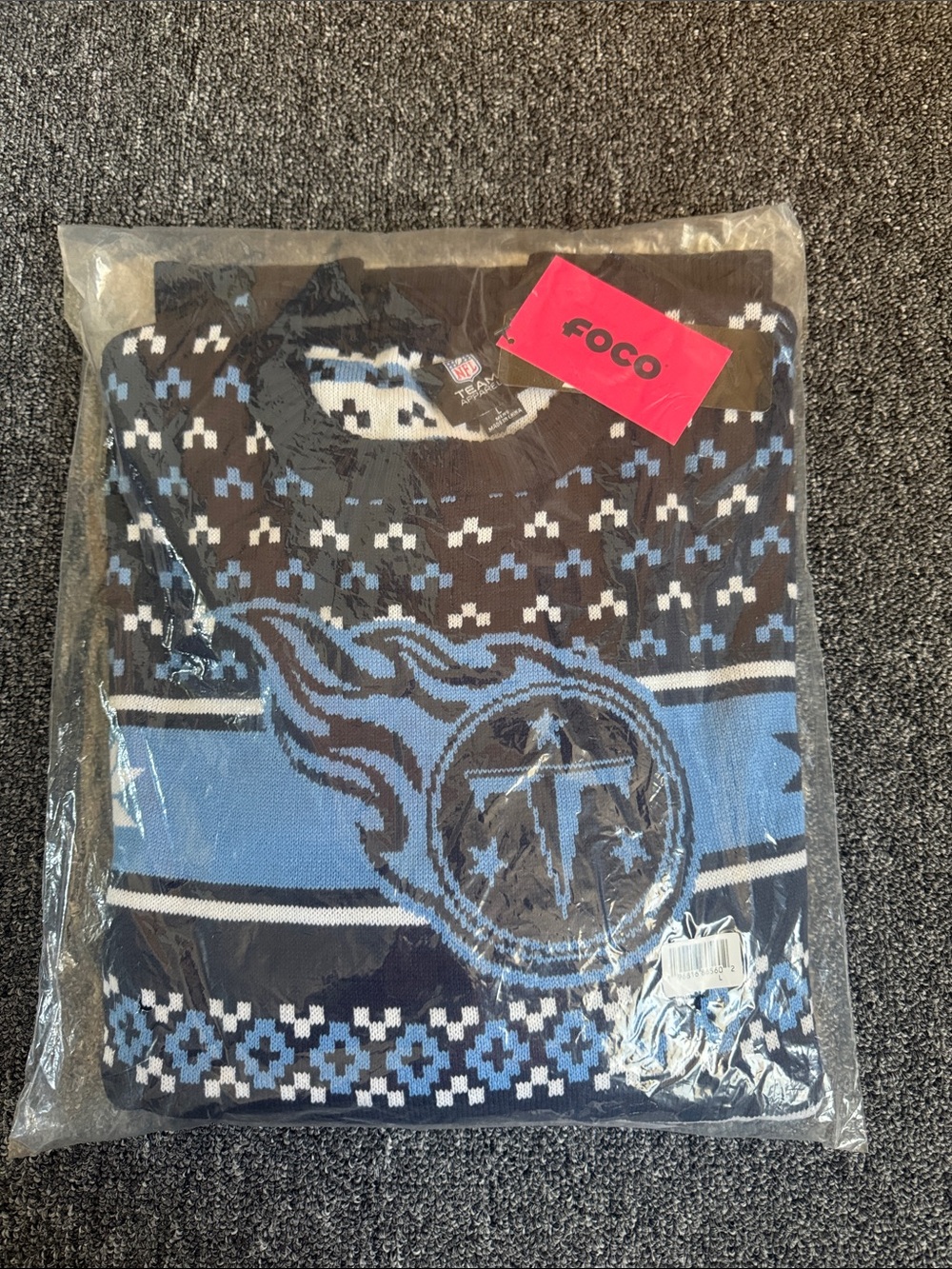 FOCO Men's Crewneck Sweater in Navy and Light Blue